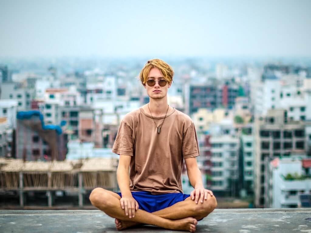 Lugar tranquilo donde practicar meditación